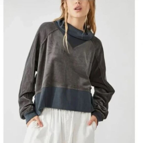 Free People Movement Last Chance Charcoal Oversized Velour Pullover Medium - Picture 1 of 11
